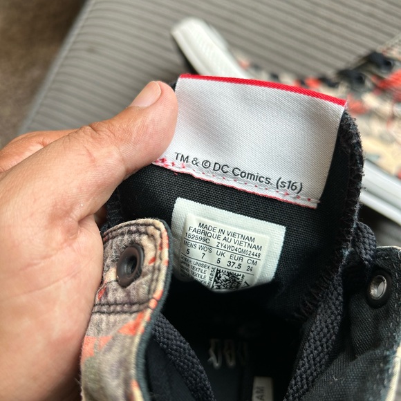 Harley Quinn Converse All Star Chuck Taylor DC Comics Batman Joker Size 5M/7W - Picture 7 of 8